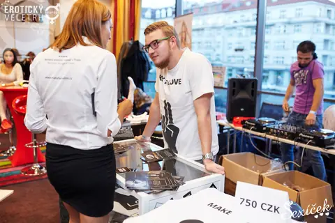 Erotic Fair 2015 — photograph 88 of 316