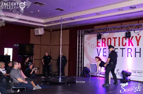 Erotic Fair 2015 — photograph 24 of 316