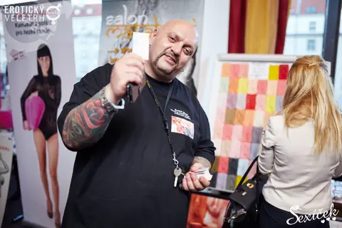 Erotic Fair 2015 — photograph 74 of 316