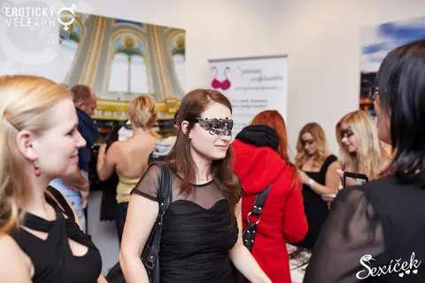 Erotic Fair 2015 — photograph 85 of 316