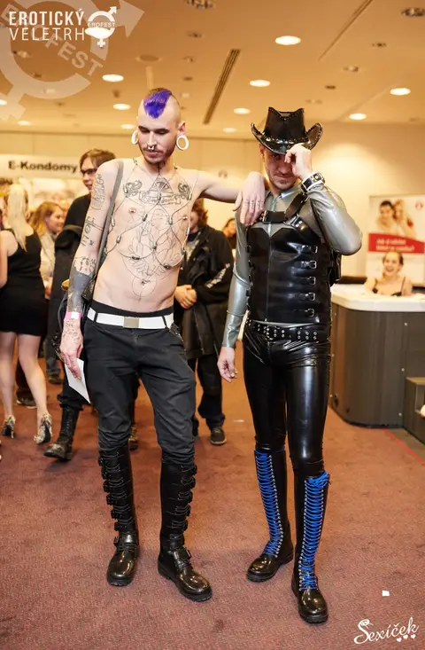Erotic Fair 2015 — photograph 118 of 316
