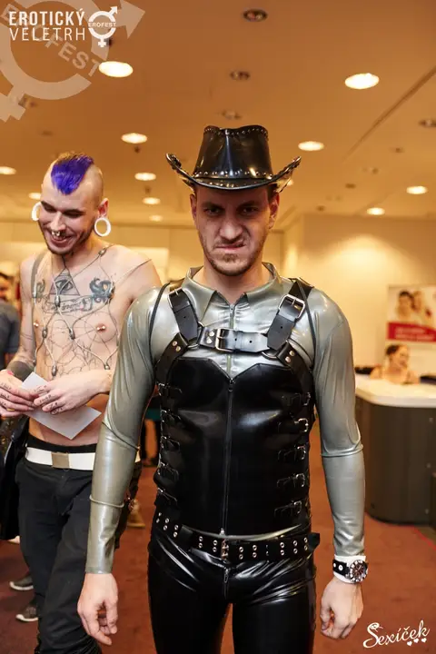 Erotic Fair 2015 — photograph 119 of 316