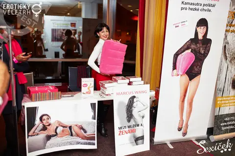 Erotic Fair 2015 — photograph 122 of 316