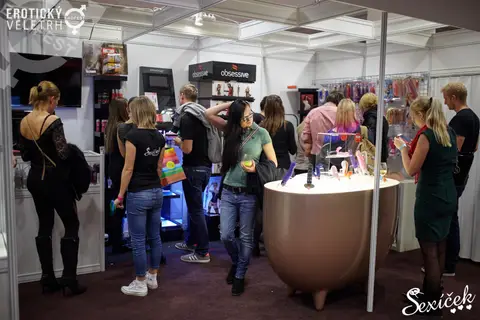 Erotic Fair 2015 — photograph 125 of 316