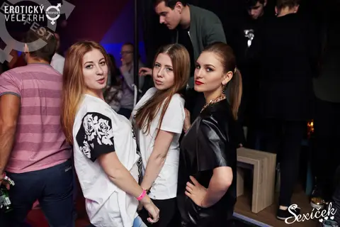 Erotic Fair 2015 — photograph 157 of 316