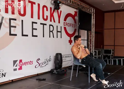Erotic Fair 2015 — photograph 166 of 316