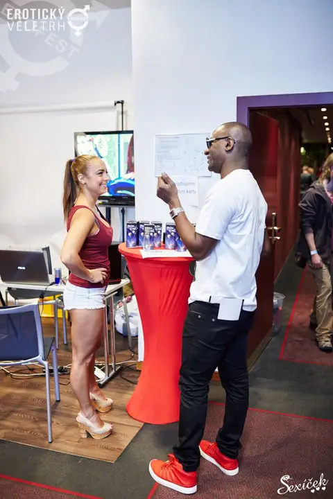 Erotic Fair 2015 — photograph 197 of 316