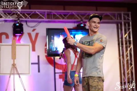 Erotic Fair 2015 — photograph 240 of 316