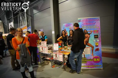 Erotic Fair 2016 — photograph 27 of 92