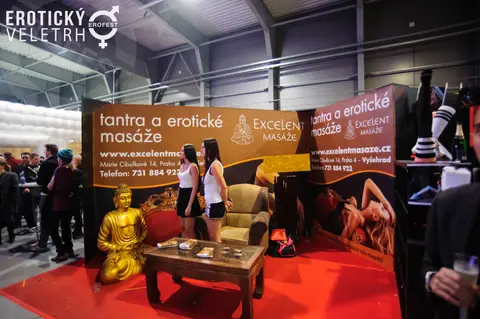 Erotic Fair 2016 — photograph 35 of 92