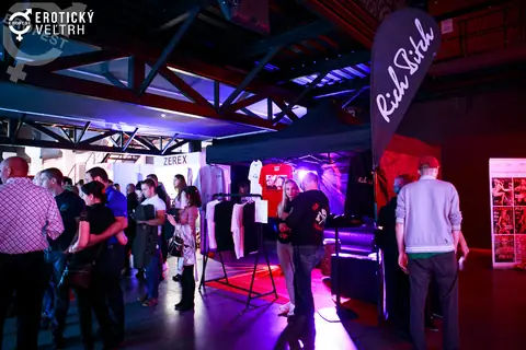 Erotic Fair Bratislava 2017 — photograph 80 of 160