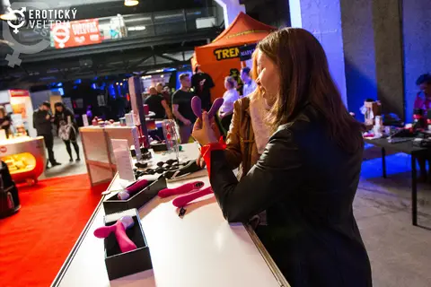 Erotic Fair Bratislava 2017 — photograph 111 of 160