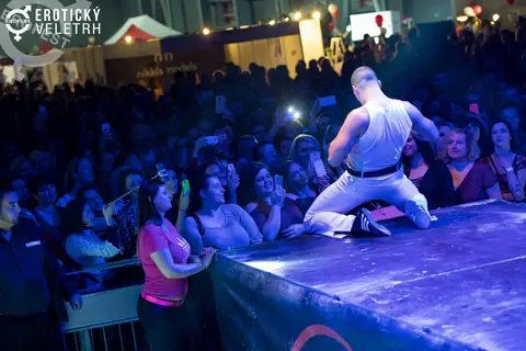 Erotic Fair 2017 — photograph 62 of 171
