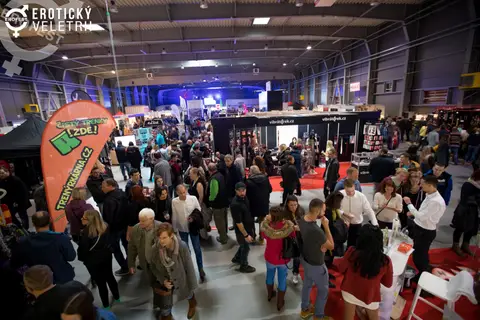 Erotic Fair 2017 — photograph 19 of 171