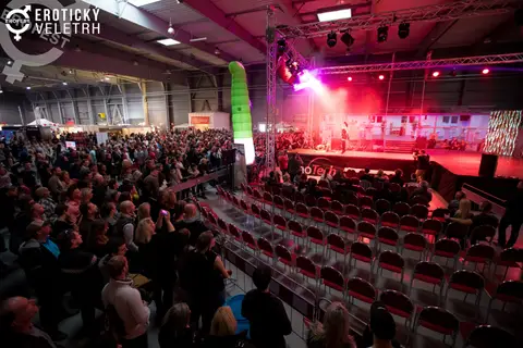 Erotic Fair 2017 — photograph 22 of 171