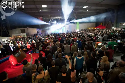 Erotic Fair 2017 — photograph 36 of 171