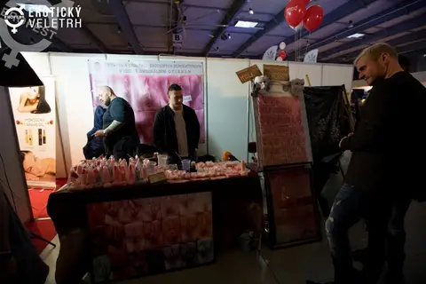 Erotic Fair 2017 — photograph 98 of 171