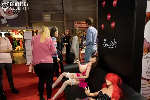 Erotic Fair 2017 — photograph 109 of 171
