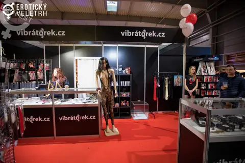 Erotic Fair 2017 — photograph 121 of 171