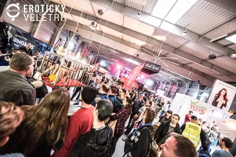Erotic Fair 2018 — photograph 37 of 53