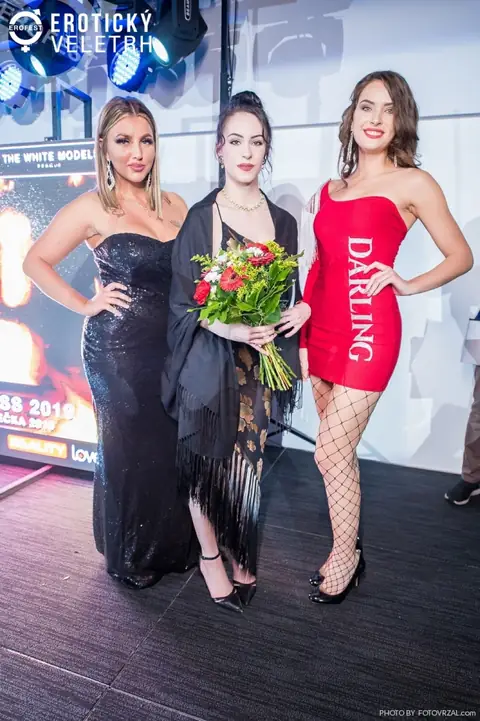 Erotic Fair 2019 — photograph 195 of 500