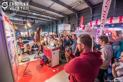 Erotic Fair 2019 — photograph 431 of 500