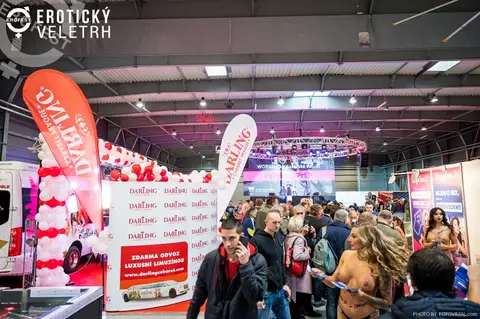 Erotic Fair 2019 — photograph 6 of 500