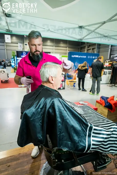 Erotic Fair 2019 — photograph 19 of 500