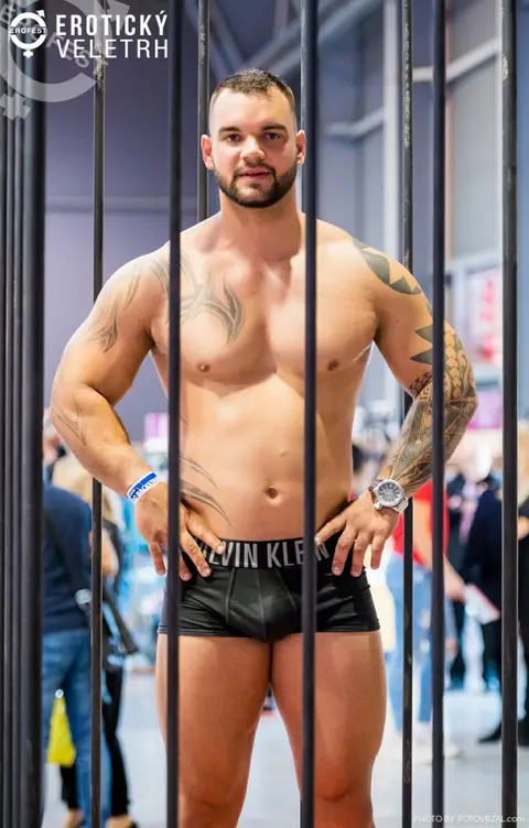 Erotic Fair 2019 — photograph 60 of 500