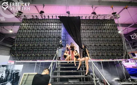 Erotic Fair 2019 — photograph 66 of 500