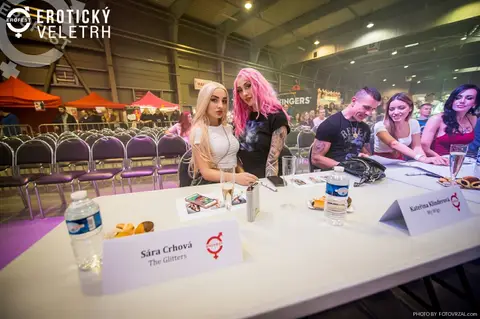 Erotic Fair 2019 — photograph 69 of 500