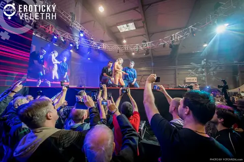 Erotic Fair 2019 — photograph 89 of 500