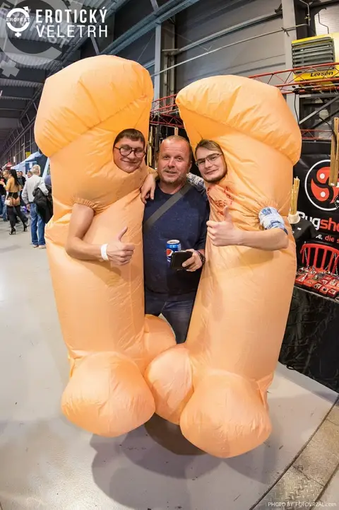 Erotic Fair 2019 — photograph 94 of 500