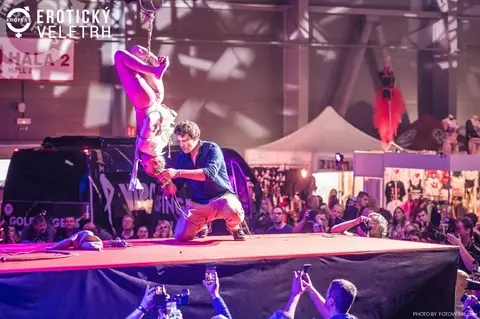 Erotic Fair 2019 — photograph 127 of 500