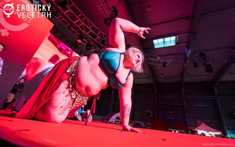 Erotic Fair 2019 — photograph 140 of 500