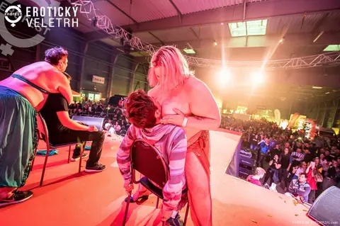 Erotic Fair 2019 — photograph 143 of 500