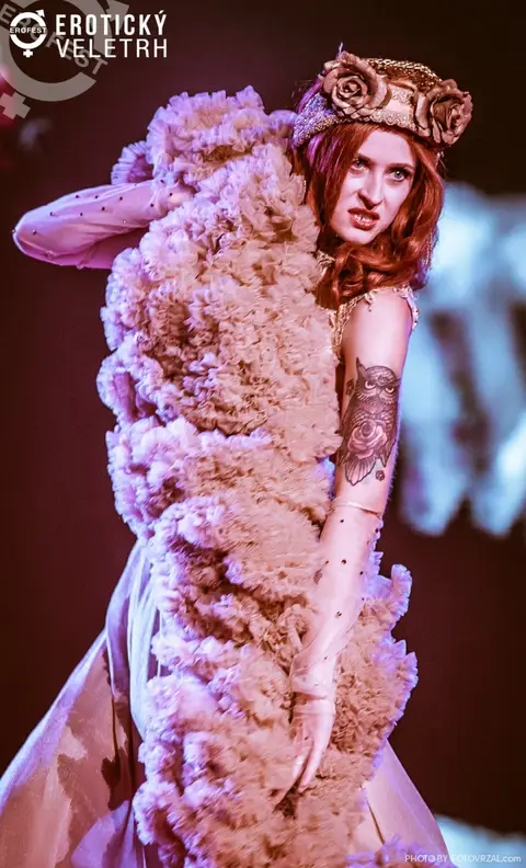 Erotic Fair 2019 — photograph 149 of 500
