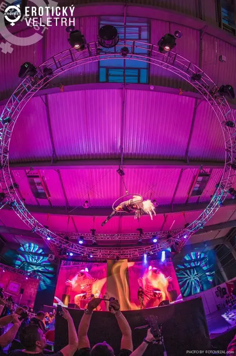 Erotic Fair 2019 — photograph 151 of 500