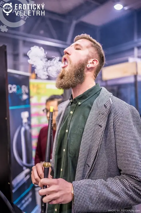 Erotic Fair 2019 — photograph 210 of 500