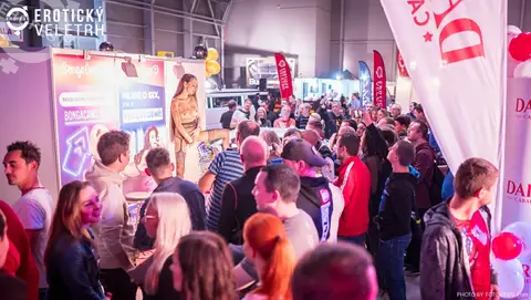Erotic Fair 2019 — photograph 238 of 500