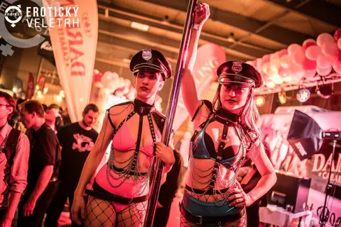 Erotic Fair 2019 — photograph 239 of 500