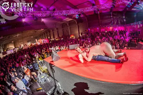 Erotic Fair 2019 — photograph 363 of 500