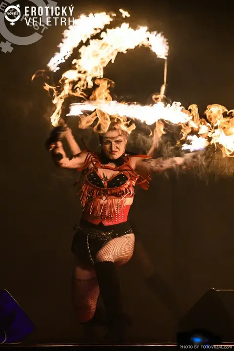 Erotic Fair 2019 — photograph 381 of 500