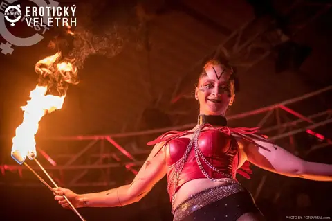 Erotic Fair 2019 — photograph 384 of 500