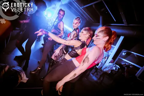 Erotic Fair 2019 — photograph 399 of 500