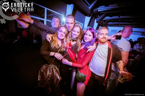 Erotic Fair 2019 — photograph 401 of 500
