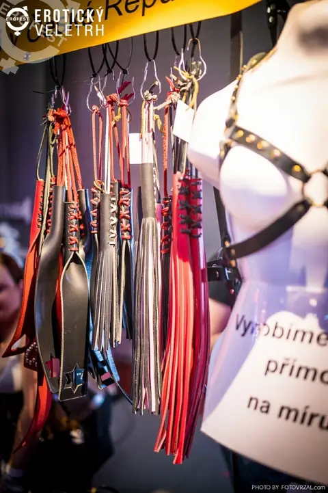 Erotic Fair 2019 — photograph 409 of 500