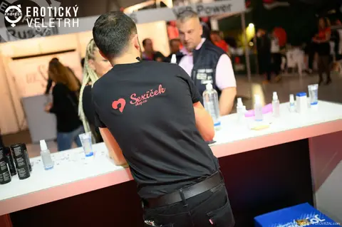 Erotic Fair 2019 — photograph 418 of 500