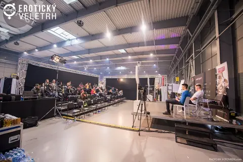 Erotic Fair 2019 — photograph 421 of 500