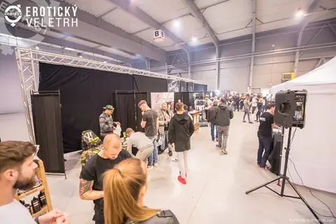 Erotic Fair 2019 — photograph 424 of 500